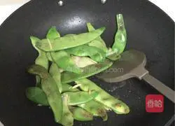 Beans Illustration of braised noodles 4