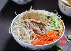 Illustration of how to make cold noodles with shredded chicken and sesame sauce 8