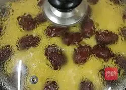 Illustration of how to make pumpkin hair cake 7