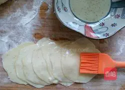 Illustration of how to make milk-flavored flower rolls 6