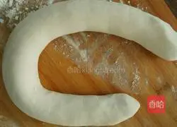 Pork and Cabbage Pie Recipe Illustration 10