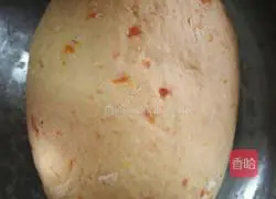 Illustration of how to make salt and pepper rolls with carrot puree 2