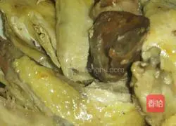 Illustration of how to make rice cooker baked chicken 3