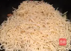 Illustration of braised noodles 7