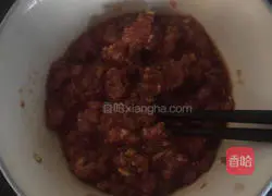 Illustration of making spring rolls with shredded bamboo shoots 3