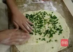 onion Illustration of how to make oil flower rolls 6