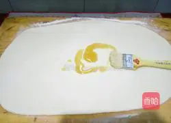 Illustration of how to make sesame large flower rolls 3