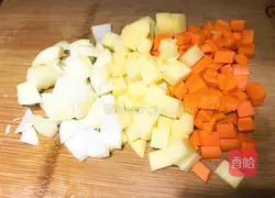 Illustration of how to make carrot and potato braised rice 3