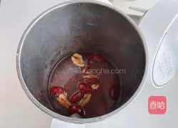 Illustration of how to make oatmeal and black rice paste 4