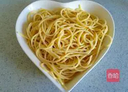 Illustration of how to make classic spaghetti bolognese 4