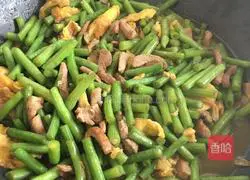 Illustration of home-style braised noodles 9