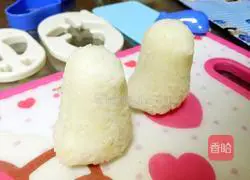 Illustration of how to make penguin rice balls for children 1