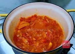 Illustration of how to make tomato, beef and cheese baked rice 3