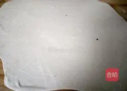 Illustration of how to make sorghum noodle rolls 9