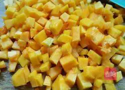 Illustration of how to make rice and pumpkin porridge 2