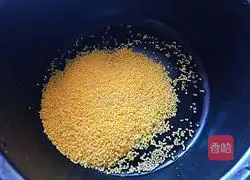 Illustration of how to make shrimp, mushroom and millet porridge 4