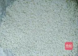 Illustration of how to cut Jiangmi cold cake 4