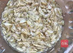 Illustration of how to make three fresh pot stickers 5