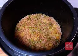 Illustration of how to make braised beans and rice 9