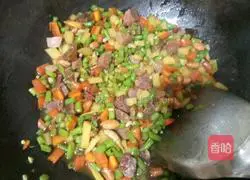 Illustration of how to make bacon braised rice 6