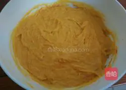 Illustration of how to make pumpkin and red date hair cake 3