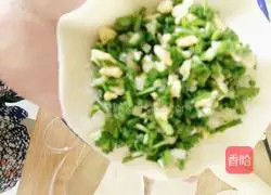 Illustration of how to make leek boxes 8