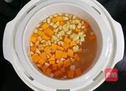 Hawthorn Illustration of how to make Sydney pumpkin porridge (baby food supplement) 6