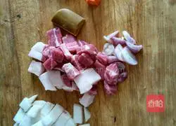 Illustration of how to make curry meat rice bowl 1