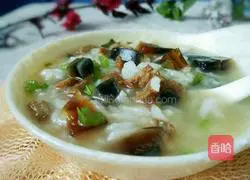 Illustration of how to make preserved egg and lean meat porridge 8