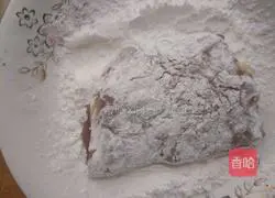 Illustration of how to make fried cheese chicken steak burger 6