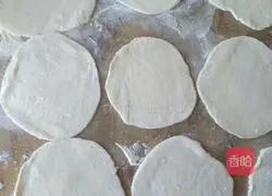 Illustration of how to make leek box 9