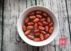 Peanut Chicken Quinoa Porridge Recipe Illustration 2