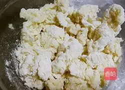 Illustration of how to make pot stickers with pumpkin filling 1