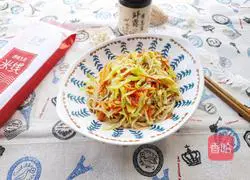 Stir-fry Illustration of how to make plain rice noodles 12