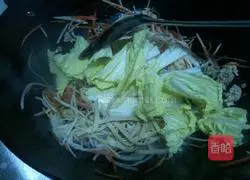 Illustration of how to make braised noodles 4