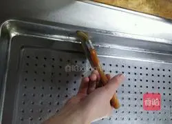 Illustration of how to make cornmeal cake 6