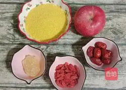Illustration of how to make millet, red dates and apple porridge 1