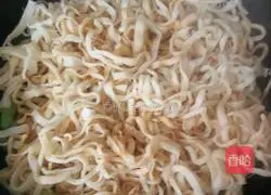 Illustration of braised noodles 12