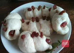 Illustration of how to make Cantonese sausage rolls 7