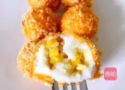 Illustration of how to make golden rice balls 8