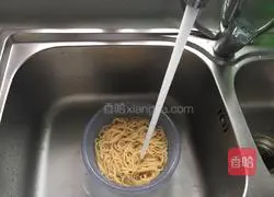 Illustration of making cherry tomatoes and bacon pasta 5