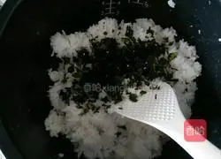 Illustration of how to make seaweed rice balls 2