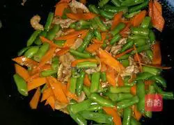 Illustration of how to make braised beans and noodles 3