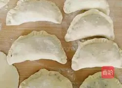 Illustration of how to make leek boxes 9