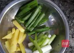 Illustration of how to make braised pork ribs with rice 5