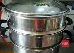 Illustration of how to make pumpkin and red date cake 6