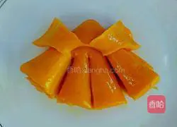 Illustration of how to make pumpkin rolls 10