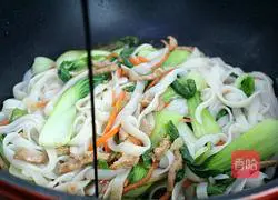 Illustration of how to make fried rice noodles 8
