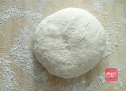 Illustration of how to make milk-flavored flower rolls 2