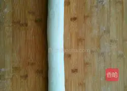 Illustration of how to make two-color flower rolls 6